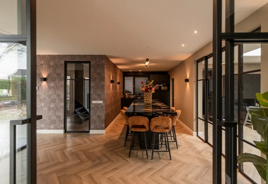 Woningverbouwing in Boxtel met open keuken en grote glaspuien
