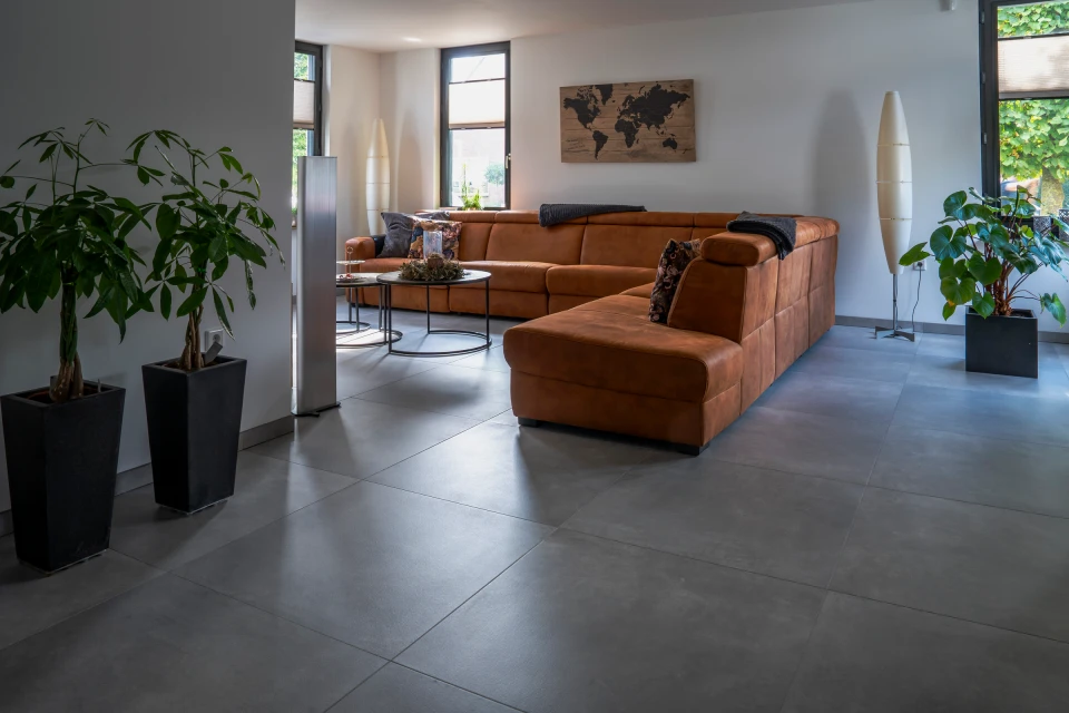 De woonkamer in de verbouwde woning in Heythuysen.: Luxe verbouwing Heythuysen, beeld 5